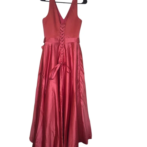 Elegant Pink Sleeveless Dress - Picture 3 of 5